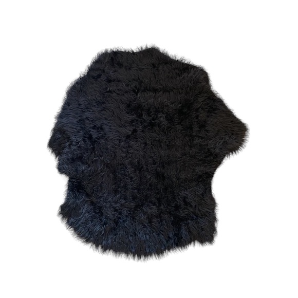 NWOT Black Faux Fur Wrap - Picture 4 of 4